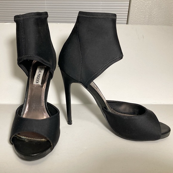 Steve Madden Black Pumps Peep Toe Ankle Wrap Maaria Stiletto High Heels Sz 7.5M - Picture 2 of 12